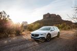 Buick Regal TourX 2017 года (NA)